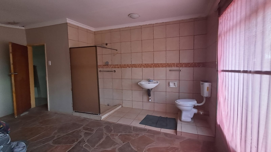 4 Bedroom Property for Sale in Roodewal Free State